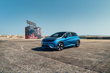 Με τιμή έκπληξη το νέο BYD Dolphin